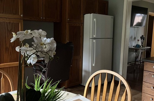 Port Colborne Apartment | Niagara Farmhouse Retreat - pet friendly country apartment