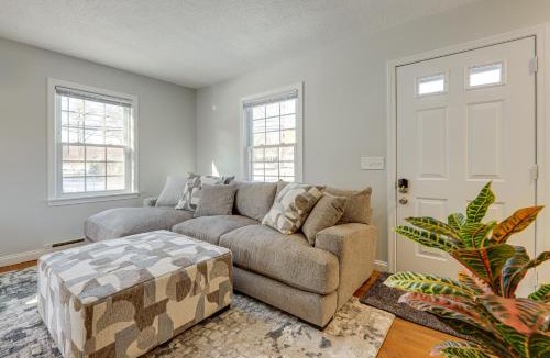 Niantic House | Niantic Duplex w/Deck < 1 Mi to Beach + Boardwalk