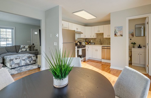 Niantic House | Niantic Duplex w/Deck < 1 Mi to Beach + Boardwalk