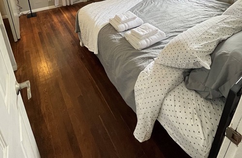 Niantic House | Niantic water escape, 2 bd aptmt, 1st flr