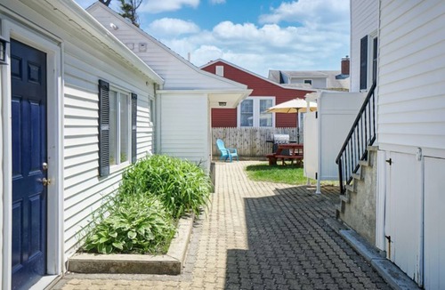 Pine Point House | Niblet Cottage by Bayley Vacation Rentals