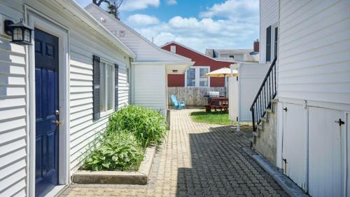 Pine Point House | Niblet Cottage by Bayley Vacation Rentals