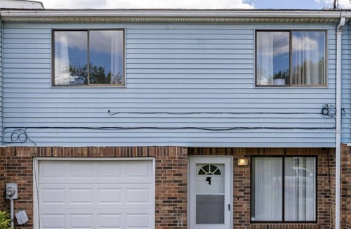 Hartford Condo | Nice Private Condo in Hartford