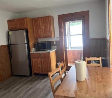 West Somerville House | -No50- Lovely Spacious Room in a House - 10 min to Green Line and Red Line T Stations & Tufts University - Centrally Located at Somerville Boston