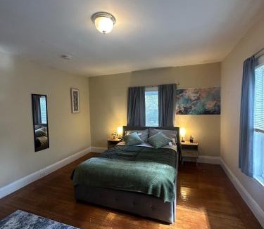 Cleveland Circle House | -No67- Fancy Room in a House - Steps to Boston College & Green Line at Brighton Boston