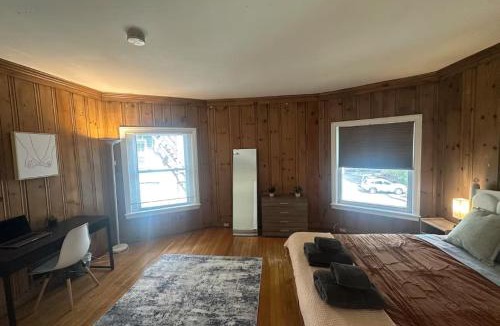 Cleveland Circle House | -No68- Fancy Room in a House - Steps to Boston College & Green Line at Brighton Boston