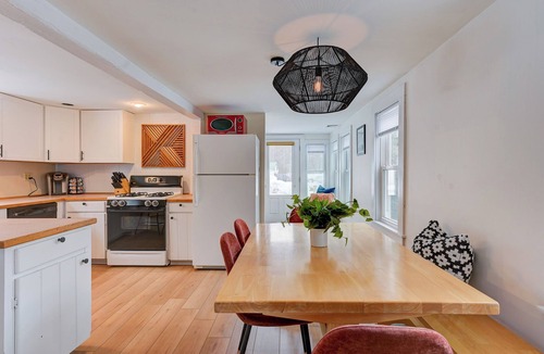North Conway House | NOCO Village Retreat- Private Pool - 4BR Sleeps 8