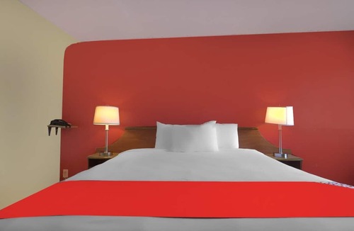 North Lima Apartment | North Lima OH|King Bed|Smoking