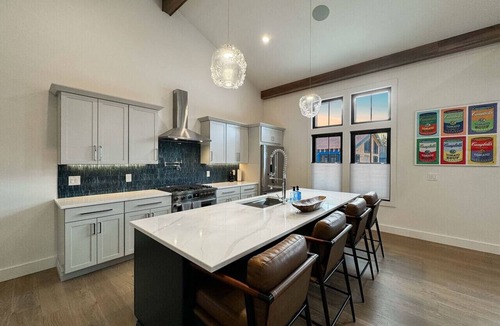 Intervale House | Northern Luxe | Brand New, Views, Hot tub, Games
