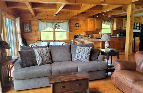 Bristol Cabin | Now Booking for Summer 2026. Incredible Views. Sleeps 6. Dog Friendly