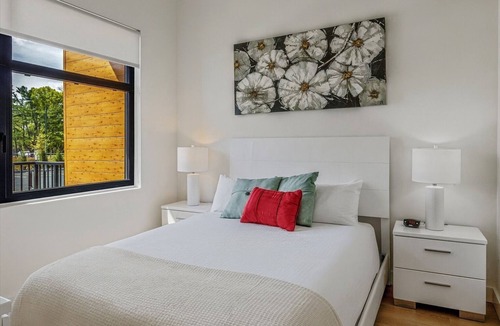 Princeton Apartment | nr Bus stop, 1BR w/Access to Princeton Shops & Downtown