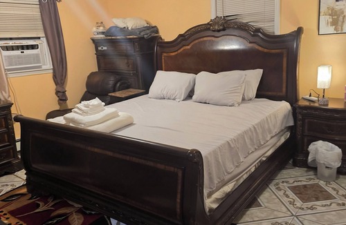 Williamsbridge Apartment | Nuria adventure studeo suited apartment