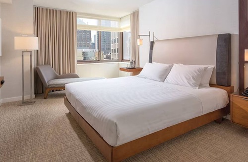 Midtown East Resort | NYC 1BR Deluxe Retreat – Steps to Times Square & Broadway