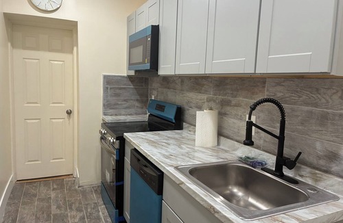 Crown Heights Apartment | NYC Prime Living - Steps to Prospect Park, Barclays Center & Brooklyn's Best.