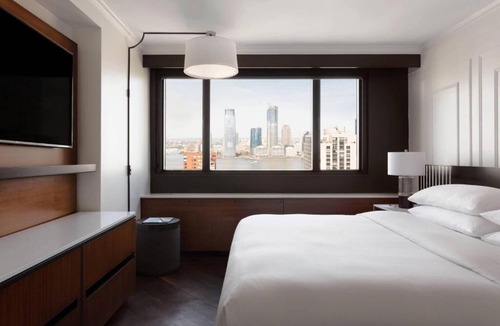 Financial District Hotel | NYC Urban Retreat