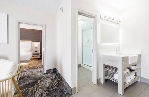 Rochester Hotel | Oakfield Hotel & Suites, Ascend Collection, Rochester-Pittsford NY