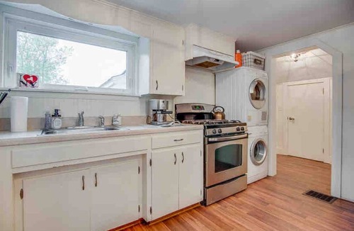 Hartwick House | *Oaks Creek Cottage*ON the Creek*3bd 2bath Sleeps6