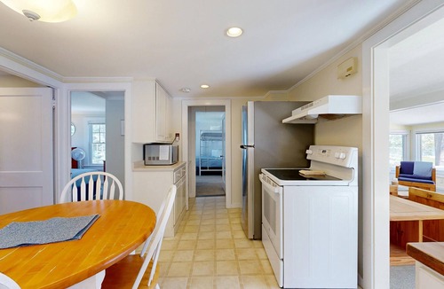 Biddeford Pool Cottage | Ocean and Sunset Views: semi private sandy beach, close to dining & Route 1