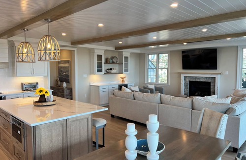 Gold Coast House | Ocean Front Getaway: Walk out to the beach!