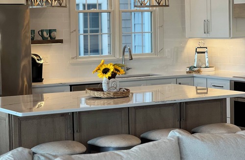 Gold Coast House | Ocean Front Getaway: Walk out to the beach!