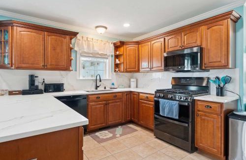 Salisbury Beach House | Ocean Hideaway Rooftop Deck Fireplace