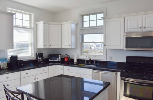 West Dennis House | Ocean & Marsh Views – Steps to Fiddler's Green Private Beach