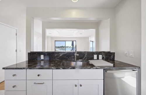 Bonnet Shores House | Ocean's Edge Breeze