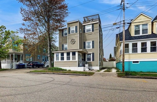 Ocean Park House | Ocean view home w/roof deck & patio - great for families, steps to beach