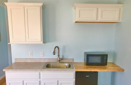 Ocean Bluff-Brant Rock Apartment | Ocean View Private Apartment. Sleeps 4. Vacation while working at home.