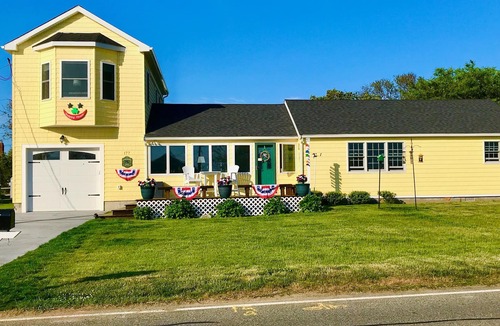 Ocean Bluff-Brant Rock Apartment | Ocean View Private Apartment. Sleeps 4. Vacation while working at home.