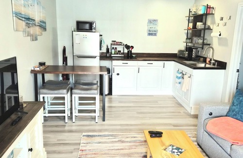 Hampton Condo | OCEAN VIEWS FROM BALCONY! Elegant 1-Bedroom Condo on Hampton Beach