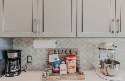 Rollingbay Cottage | Oceanfront boho cottage in Bremerton
