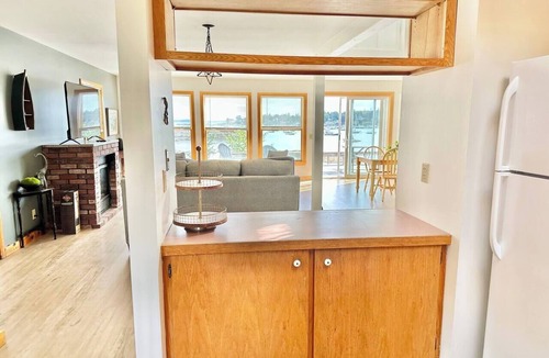 Bass Harbor House | Oceanfront Cottage `Driftwood`- 3-bed - 2 Bath
