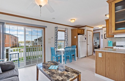 Snug Harbor House | Oceanfront East Matunuck Cottage