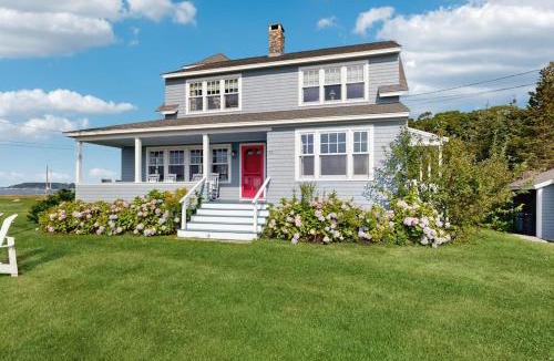 Ocean Point House | Oceanfront home incredible ocean views, deck & location