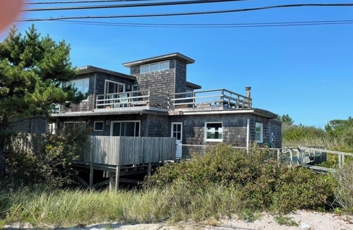 Bayberry Dunes House | OceanFront Hot Tub 8'x9' 5bed/3Bath Ocean & Bay Views AC, EXPANSIVE OCEAN FRONT VIEWS LARGE DECKS NE.