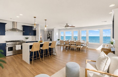Devon House | Oceanfront Luxury Retreat 7BR 7BA Rooftop Terrace Steps to TYDE Venue