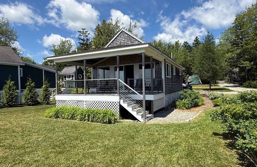 Owls Head Cottage | Oceanfront Maine Cottage, Private Shoreline, Sunset Views, Near Lighthouse.