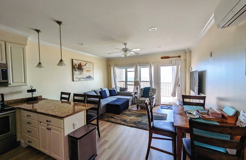 Hampton Condo | Oceanfront penthouse -“Sunkissed”