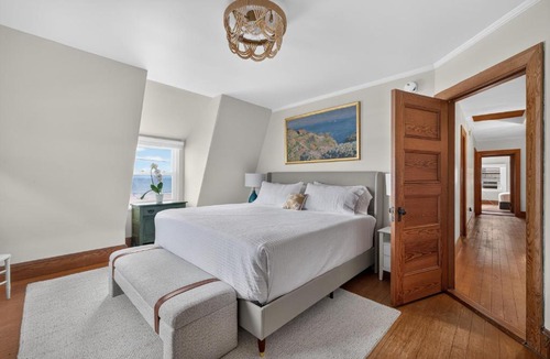 Kennebunk House | Oceanfront Retreat on Goochs Beach 7 Bedrooms