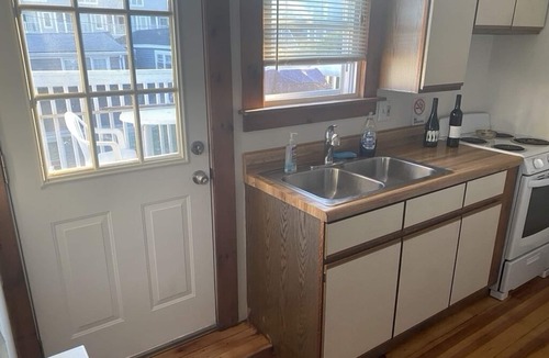 Ocean Park Apartment | Oceanside cottage home with stunning ocean views
