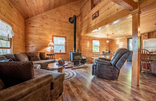 Canaan House | Off-Grid Adventure Cabin, Peakaboo Mountain Views