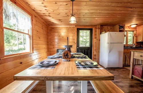 Canaan Cabin | Off-Grid Adventure Cabin | Peakaboo Mountain Views