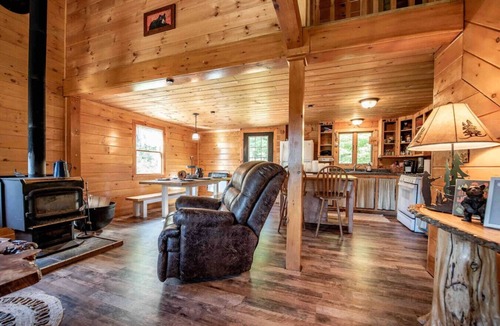 Canaan Cabin | Off-Grid Adventure Cabin | Peakaboo Mountain Views