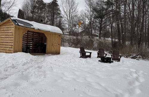 Poultney Cabin | Off-Grid Mongolian Yurt on Vermont Sheep Farm