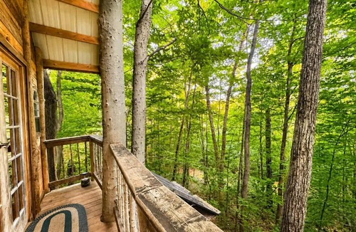 Stoneham House | Off-Grid Treehouse White Mountain National Forest