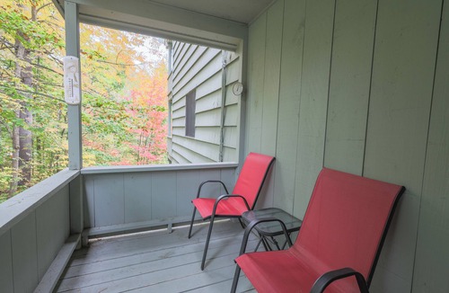 Bartlett Condo | Official Seasons RMC Condo 03E - 1 Bedroom + Loft - sleeps 10 - Dog Fees