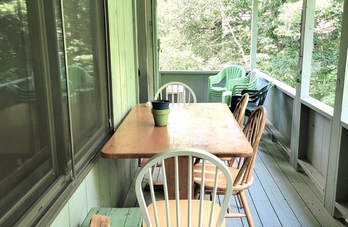 Bartlett Condo | Official Seasons RMC Condo 18G - 2 bedrooms + loft - sleeps 10 - Dog Fees