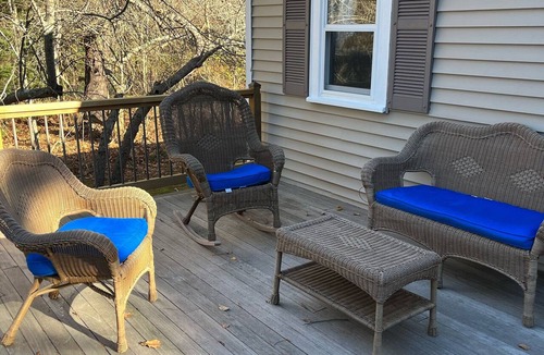 Ogunquit House | Ogunquit Cottage - 15 walk to Footbridge, Restaurants and Trolley Stop close by