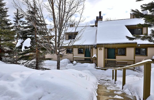 Ludlow House | Okemo Ski in/Ski out from the Sachem Trail